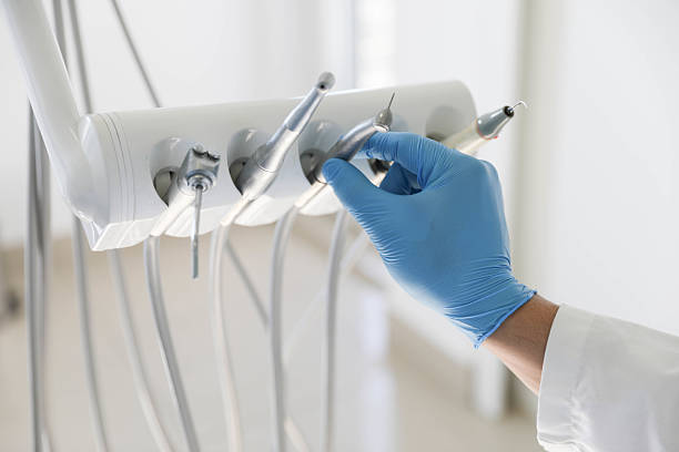 Professional Emergency Dentist technician working in Sunray, TX